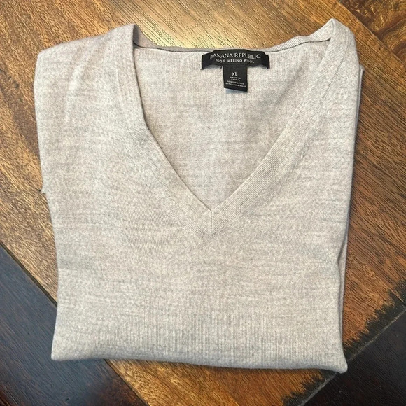 Banana Republic merino wool lightweight sweater. Size XL. EUC - Picture 6 of 7